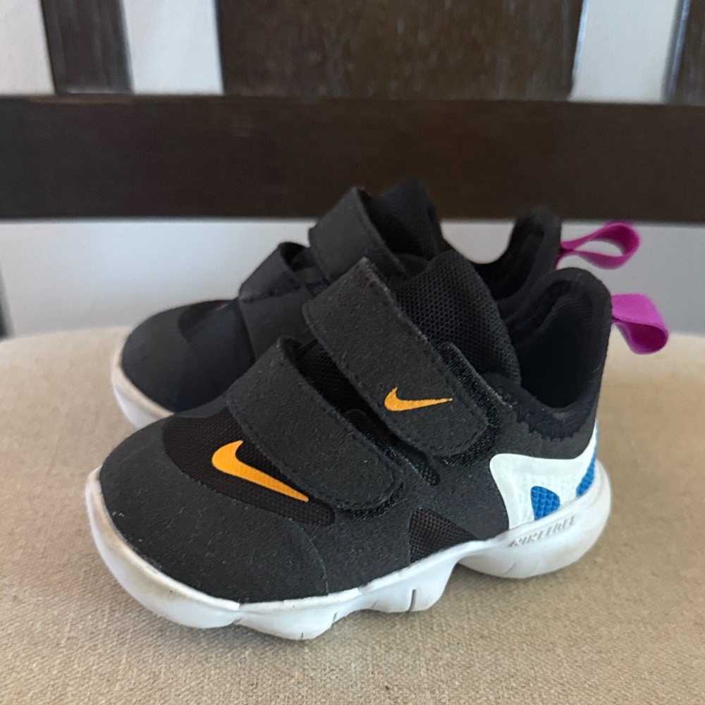 Nike Free RN Toddler Baby Sneakers Black White Size 4/4C